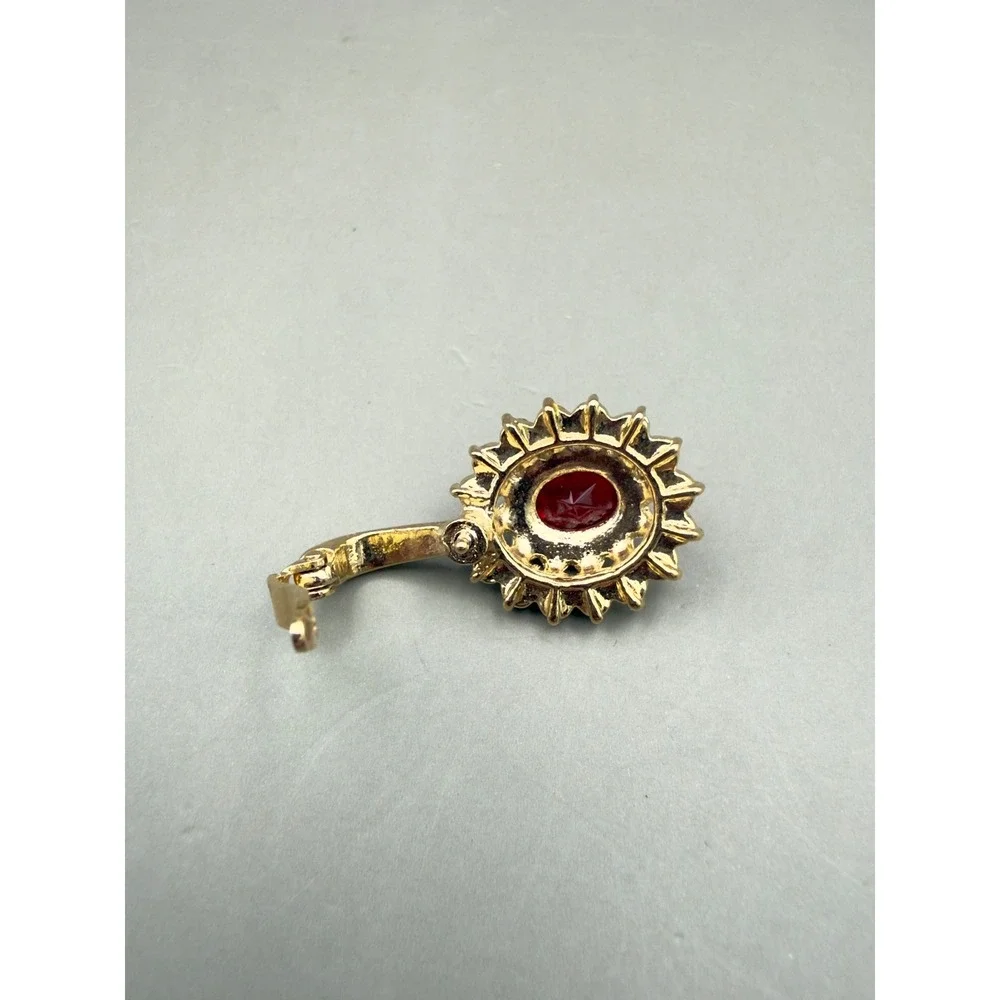 Gold Tone Red Oval Stone Enhancer Pendant Clear Rhinestone Halo Sunburst 1 Inch